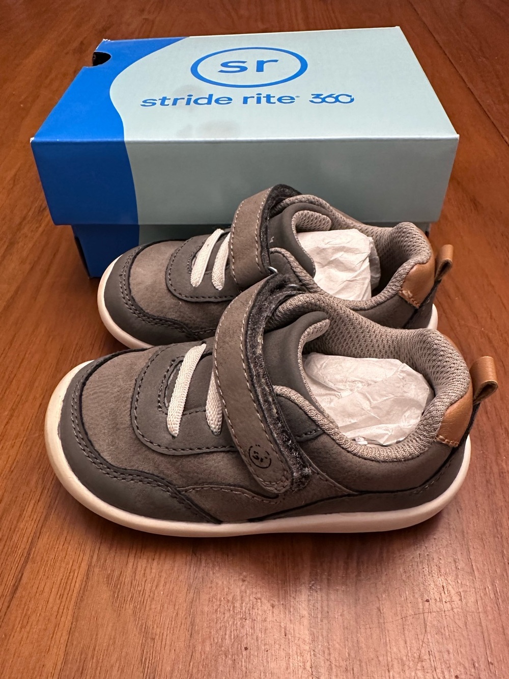 Stride Rite Nick Baby/Toddler Sneaker - Sz 6